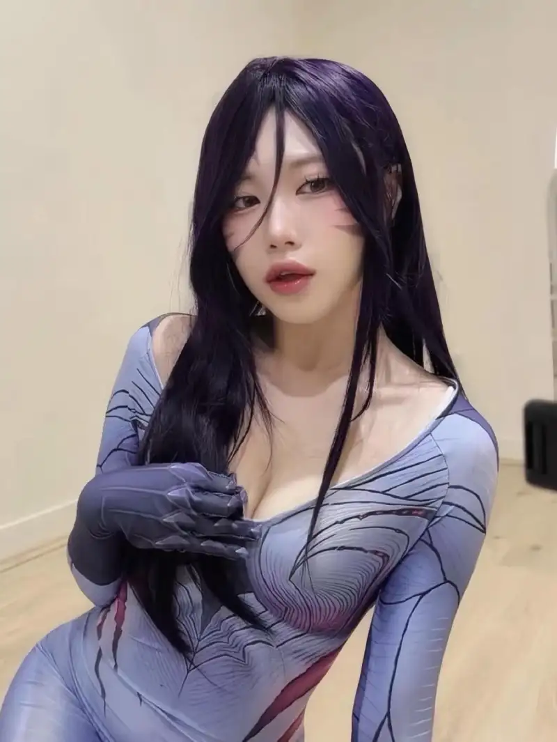 卡莎cos：韩国MSI是吧，那先研究一下韩服